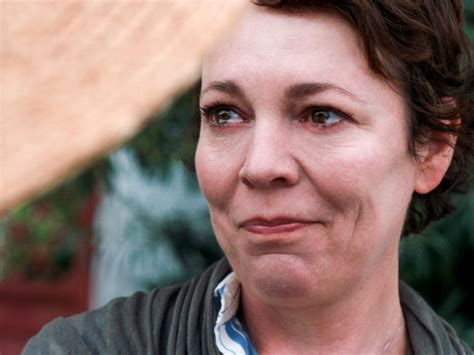 The Lost Daughter Review Olivia Colman Proves Her Versatility