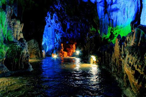 Пещера камышовой флейты в Китае Невероятный мир
