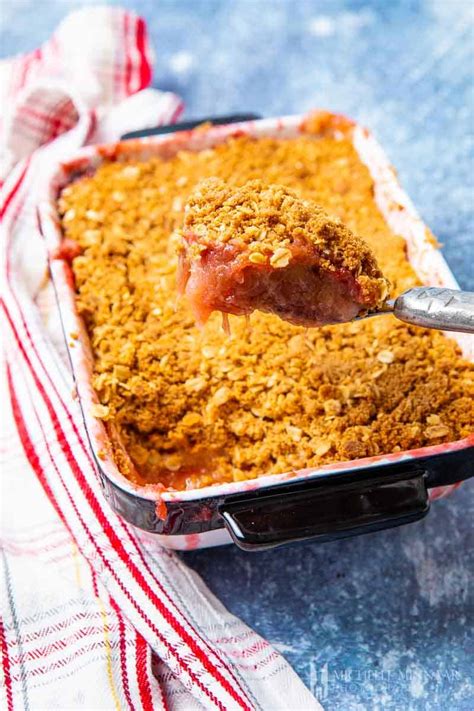 Apple And Rhubarb Crumble An Easy Fruit Crumble Recipe Everyone Loves