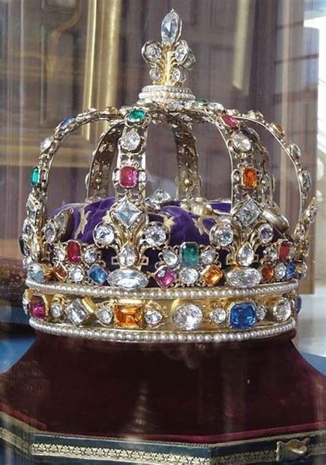 Image By Quinnell Jones On Jewleryso Royal Crown Jewels Crown Jewels
