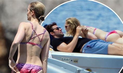 Bikini Clad Emily Blunt And Husband John Krasinski Enjoy Boat Day