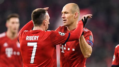 In den letzten vier jahren standen die münchner am ende ganz oben in der tabelle. FC Bayern München: Abschied von Franck Ribéry und Arjen ...