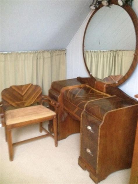 Nowadays vintage art deco bedroom furniture and fine production are carefully preserved in private collections and museums around europe. Late 1920's Art Deco Bedroom Vanity in excellent condition ...