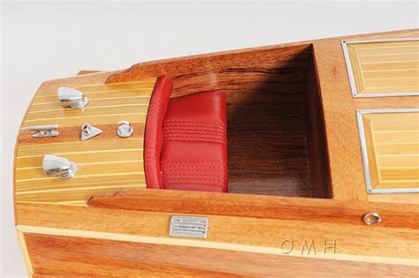 Chris Craft Runabout Wooden Model 32 Speed Boat W Display Case