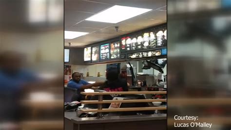 Mcdonalds Employee Attacks His Manager In Front Of Customers Abc13