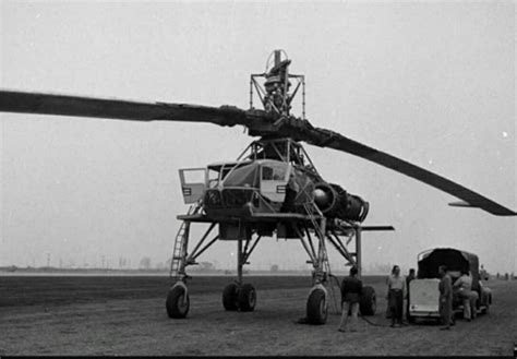 🌍 A Picture Of The Worlds First Helicopter In 1940 Scientific