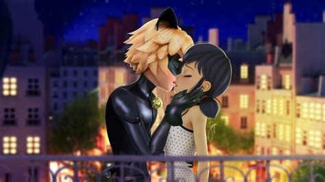 Marinette And Chat Noir Kiss Marichat On The Balcony Miraculous