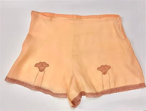 vintage sexy lingerie 1940s peach silk satin tap pan… gem
