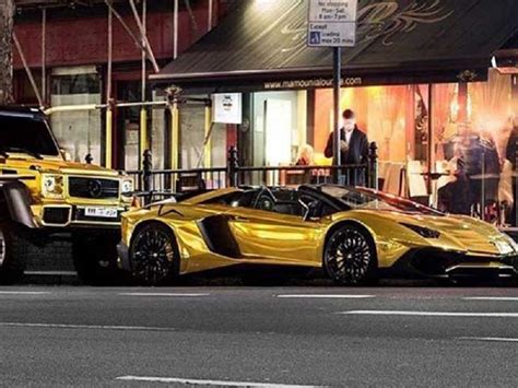 El príncipe ahmed bin abdulaziz, el hermano menor arabia saudita suspende visitas de peregrinos a la meca por el coronavirus | fotos. Príncipe de Arabia Saudita es infraccionado Londres ...