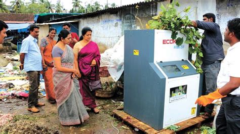 Broadway market ernakulam/sunday market/ cheapest market in kochi. Waste shredder unit installed at Ernakulam market