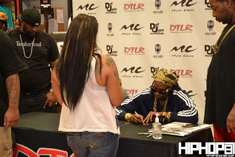 2 Chainz Based On A Tru Story Dtlr Baltimore In Store Signing Photos