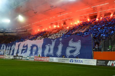 Currently, górnik zabrze rank 11th, while lech poznań hold 1st position. Lech Poznan - Verein, Stadion und Fans | europapokal.de