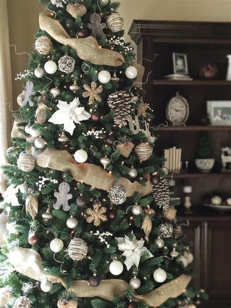 Omg I Love This Rustic Farmhouse Christmas Tree In Neutral Colors