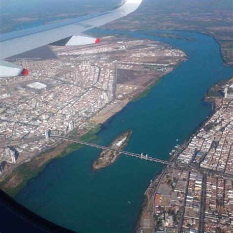 Na margem do são francisco, nasceu a beleza e a natureza ela conservou jesus abençoou com sua mão divina pra não morrer de saudade, vou voltar pra petrolina. Vista aérea de Petrolina/PE e Juazeiro/BA - Brazil ...