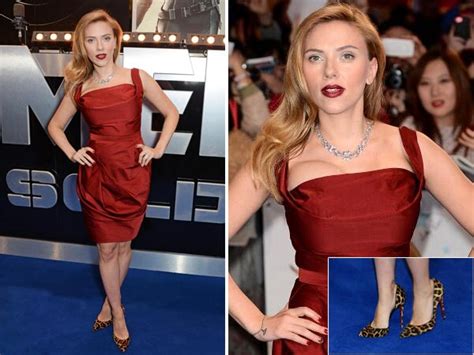 Pregnant Scarlett Johansson In Red Dress