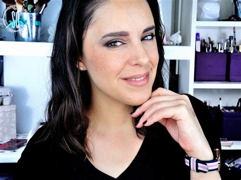 Hoy veremos la posibilidad de probar productos totalmente gratis, como lo oyes, tendrás la oportunidad de probar productos que no han salido al mercado aún y dar tu opinión sobre ellos. Probando productos de BareMinerals - Silvia Quirós