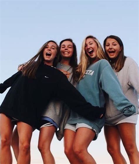 Vsco Life On Instagram Friends Inspo🌟 Best Friend Poses Group