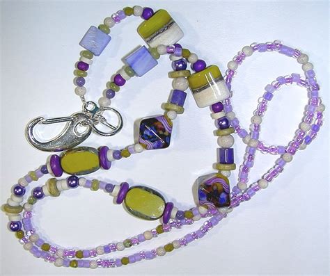 Pretty Handmade Lanyards Make The Days Easier Llaves Accesorios
