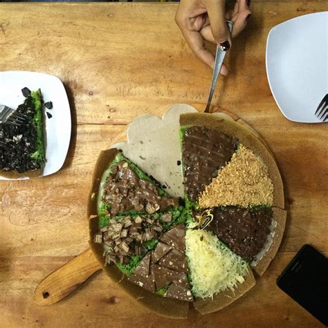 Segala sesuatu pasti memiliki asal muasal, termasuk syair. Martabak manis 8 macam toping, perfect snack for tonite ...