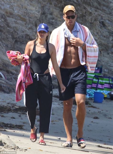 Blake Griffin Flaunts Abs At Beach With Girlfriend Francesca Aiello Daily Mail Online