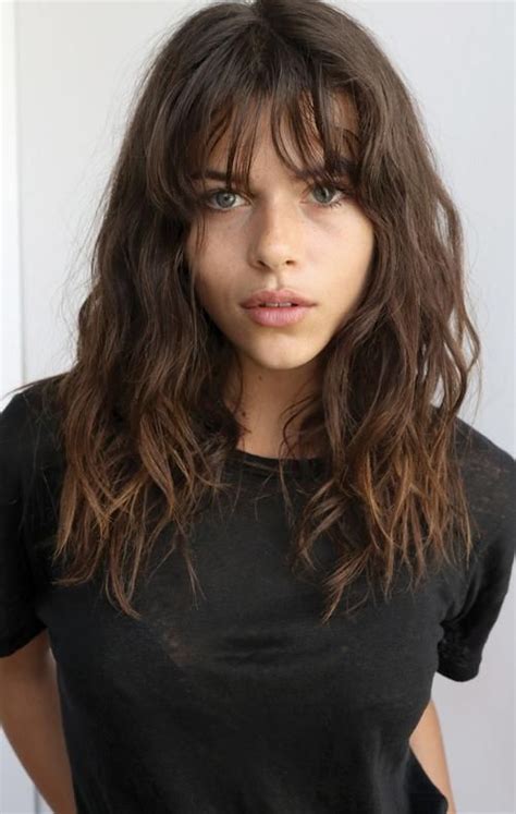 Dramatic wet bangs on long wavy hair will drag a lot of attention to your face, especially once you pair them up with cute bangs. 35 Beautiful Bangs Hairstyles Ideas For Your Face Shape ...