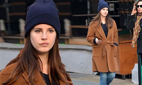 Lana Del Rey Steps Out For The First Time Since Controversial Short Film Daily Mail Online