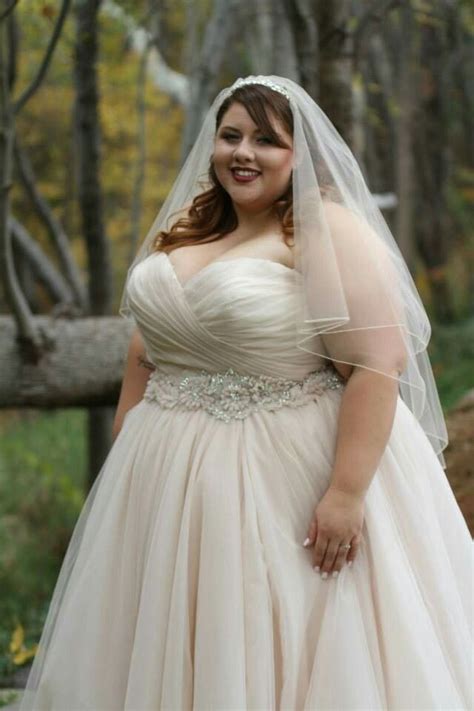 imagem de wedding dresses por laura ansardy noivas plus size vestidos de noiva plus size