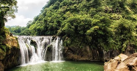Der yangmingshan national park lockt mit heißen. 5 unexpected natural wonders to visit in Taiwan | Intrepid ...