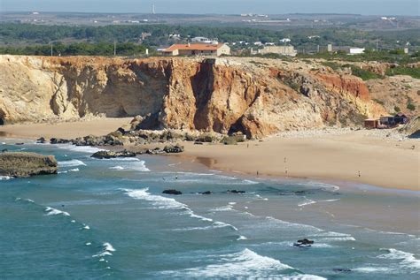 Die südwestlichste region portugals schenkt reisenden mehr als dreitausend sonnenstunden im jahr. Herbst-Urlaub: 7 ÜF in Portugal an der Algarve im 5* Hotel ...