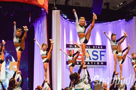 cheer extreme senior elite at the cheerleading worlds 2015 photo snapped by becca clark