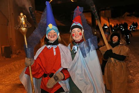 Icelanders Celebrate End Of Christmas With Elf Bonfires Iceland Monitor