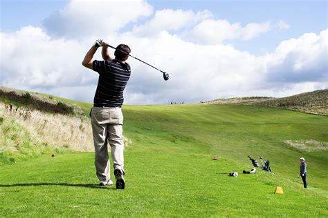 The nassau is one of the most common side bets on a golf course. Want to beat the market? Sell at 10 am, play golf