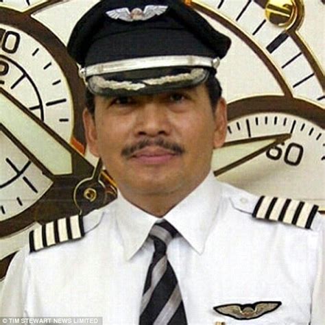 Namun menaiki kapal terbang bukanlah seperti menaiki teksi atau bas. Khabarkini: Pesawat Air Asia Hilang