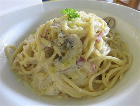 Untuk pengetahuan anda, sambal ikan bilis akan tahan lama jika sambalnya ditumis dengan sempurna dan lama. Resep Spaghetti Carbonara, Masak Ala Restoran di Rumah