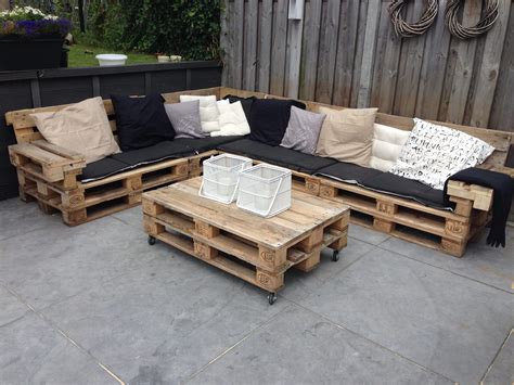 Complete Lounge Set Made Out Of Reclaimed Euro Pallets Wooden Pallet