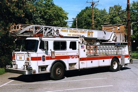 1986 Seagrave Hr Rear Admiral 100 Foot Ladder Operated Originally By