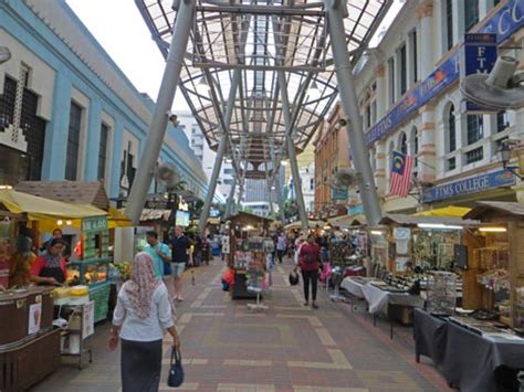 Traditionally, but not always, the following holds true: Kuala Lumpur Central Market - Tourist Attraction