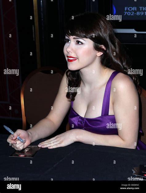 Claire Sinclair Playboy S Miss October Signs Copies Of Playboy