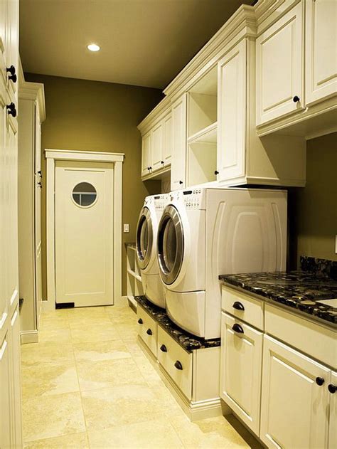 20 Beautiful Designs for Small Laundry Rooms