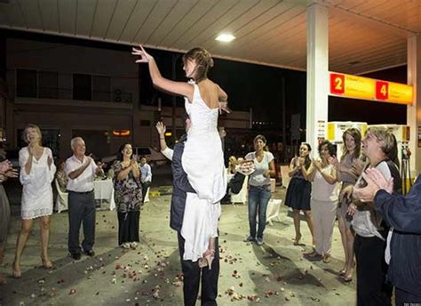 20 Strange Places To Get Married