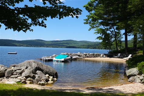 Pleasant Lake An Idyllic Lake Located Near Deerfield New Hampshire