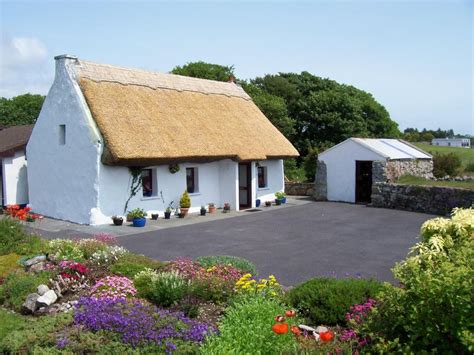 An Caladh Gearr Thatch Cottage, Spiddal . Galway, Ireland | Thatched cottage, Cottage, Cottage bed