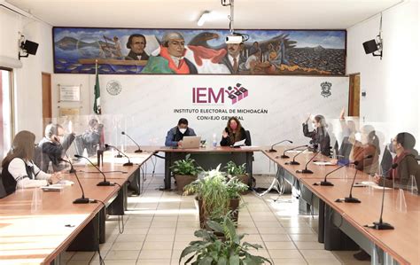 17 organizaciones buscan convertirse en partidos políticos de Michoacán