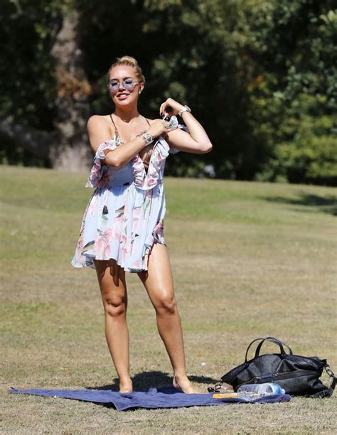 aisleyne horgan wallace covered nakedness on the beach 34 hot photos the fappening