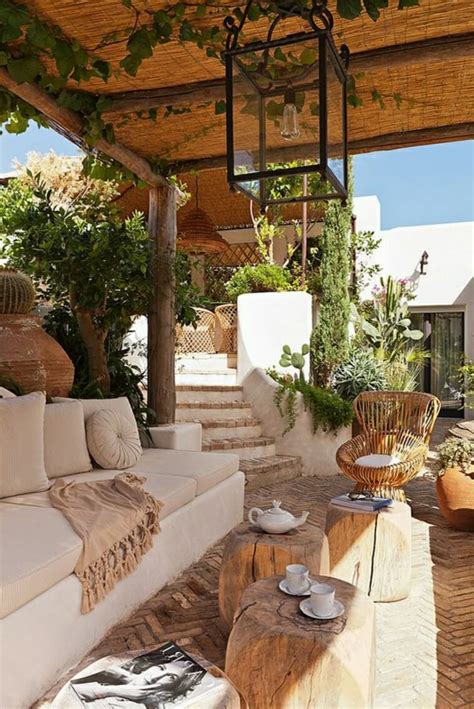 33 Best Outdoor Living Space Ideas And Designs For 2020