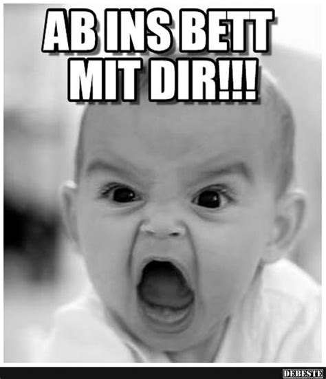 Neugierige katze unter dem bett verstecken und suchen sie lustig stockfotografie alamy. Pin on figuren