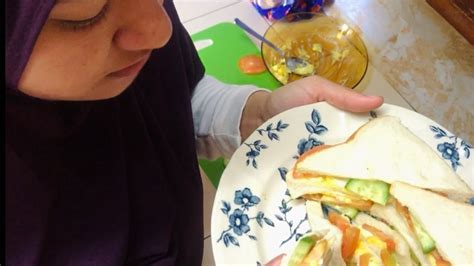 Sandwich roti gandum isi tuna. Mukbang Fresh Homemade Sandwich / Cara Saya buat Sandwich ...