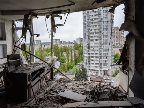 Wojna W Ukrainie Rosjanie Pos Ali Dwie Fale Rakiet Wybuchy W Kijowie