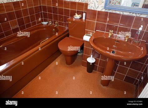 1970s Brown Bathroom Suite Stock Photo 11698720 Alamy