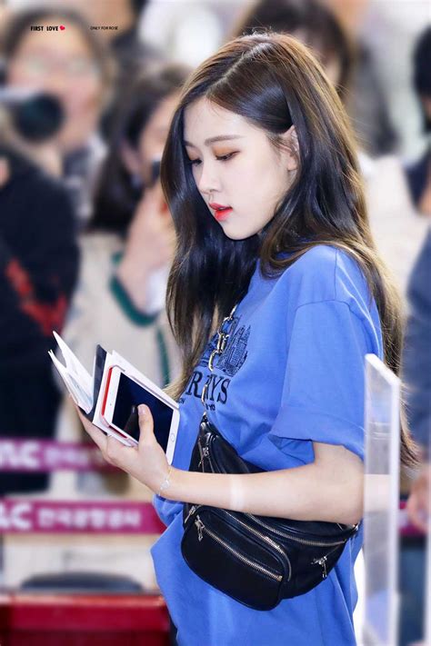 Blackpink Rose Airport Fashion 27 March 2018 Gimpo 4